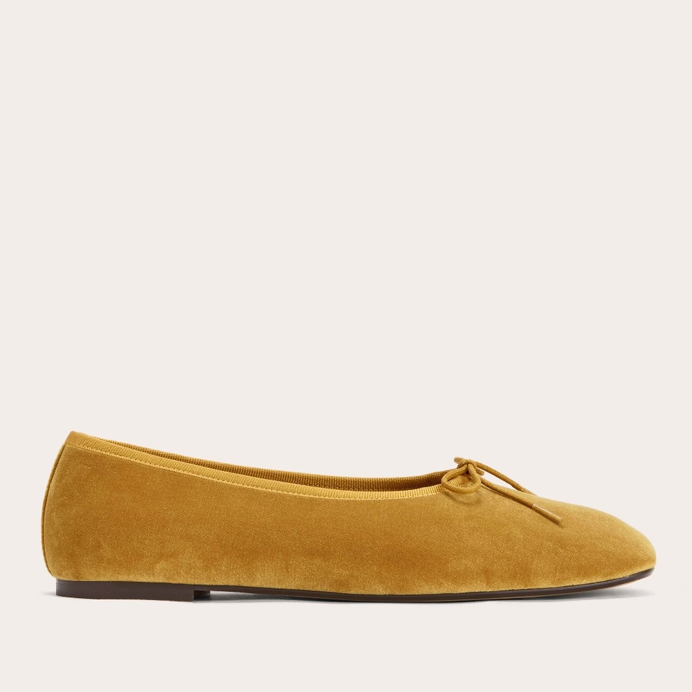 Everlane Day Ballet Flat in Golden Sun Velvet, Size 7
